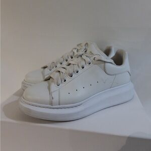 Alexander McQueen women’s oversized sneaker in white